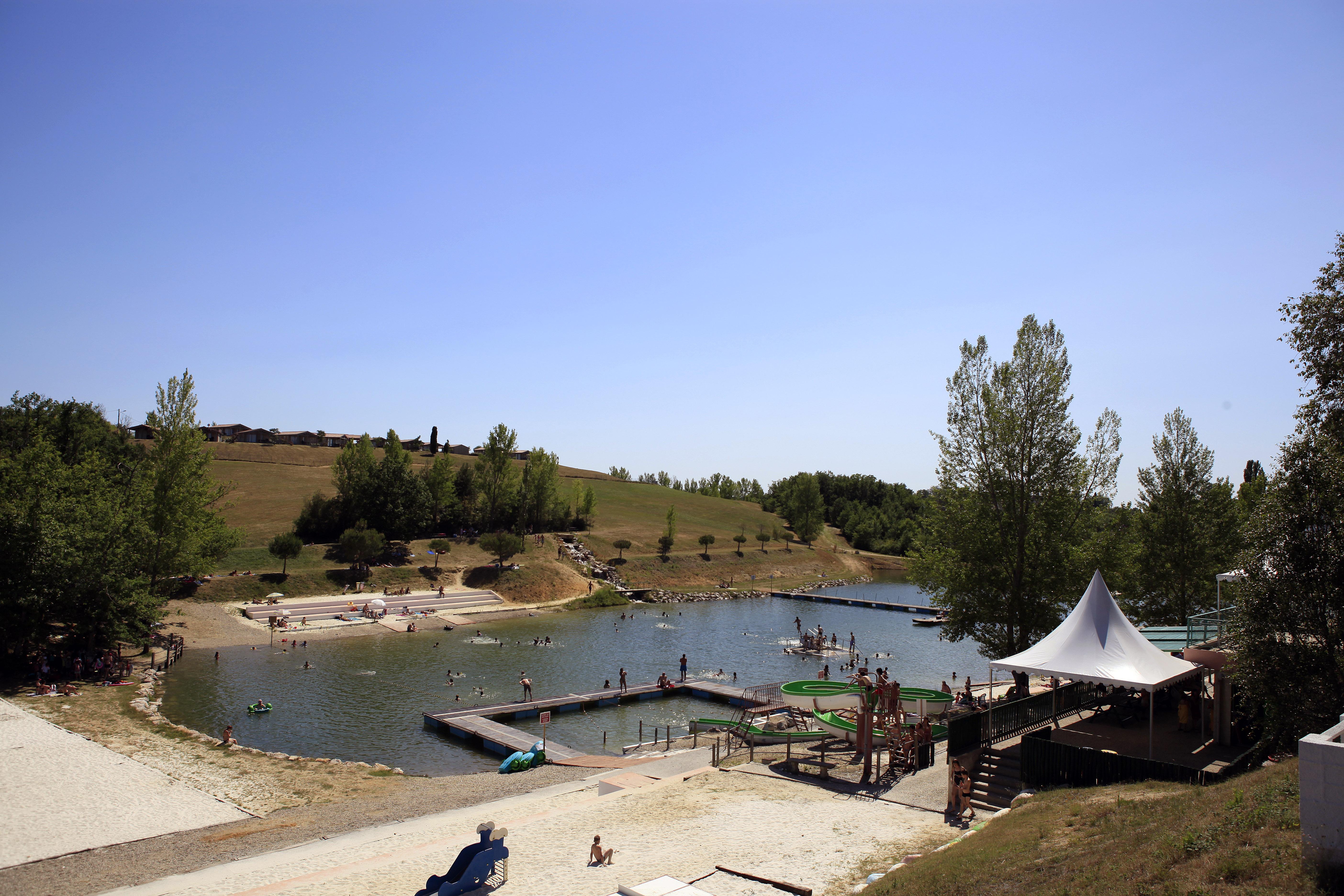 Holiday park Terres De France - Les Hameaux Des Lacs Monclar-de-Quercy
