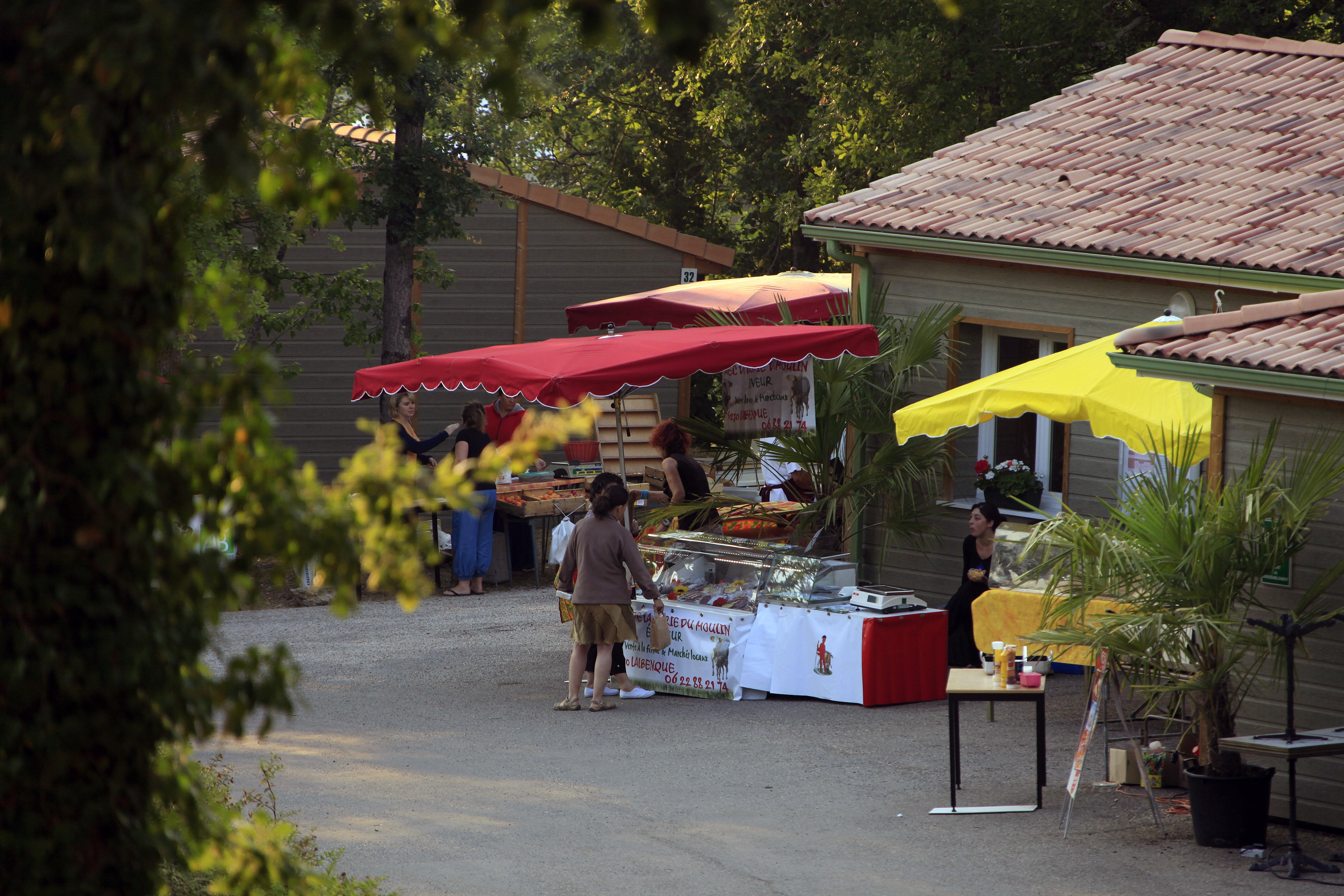 Holiday park Terres De France - Les Hameaux Des Lacs Monclar-de-Quercy
